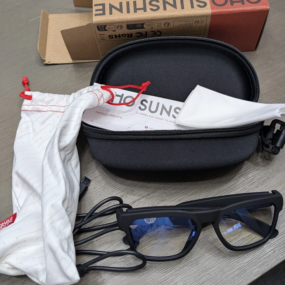 Black Smart Glasses with Case